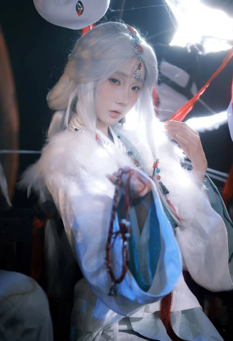 Ảnh Bạch Cốt Tinh cosplay thanh thoát kiều diễm