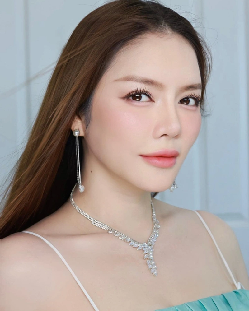 Ảnh Lý Nhã Kỳ diện bikini trẻ trung nóng bỏng