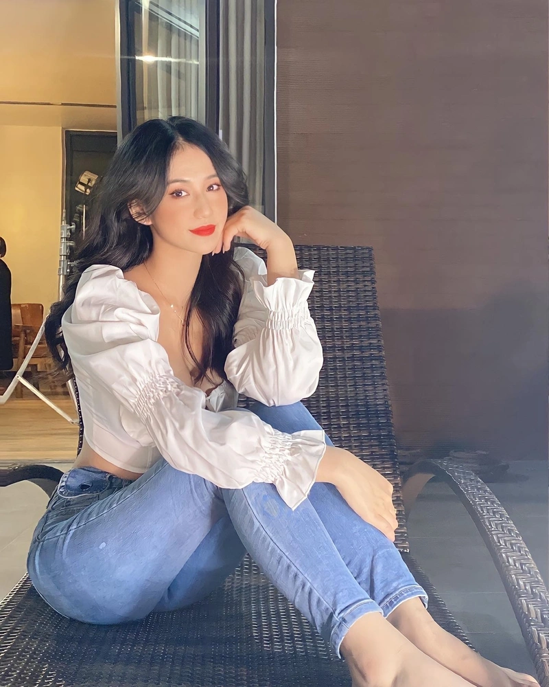Ảnh Như Lê sexy show hàng quyến rũ tự nhiên