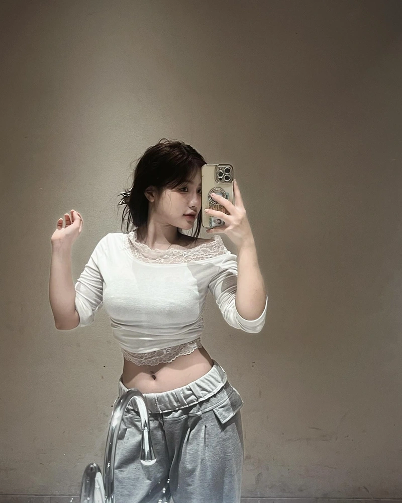 Ảnh TikToker Lan Xinh Yêu Lanhxinhyeu06 show mông sexy