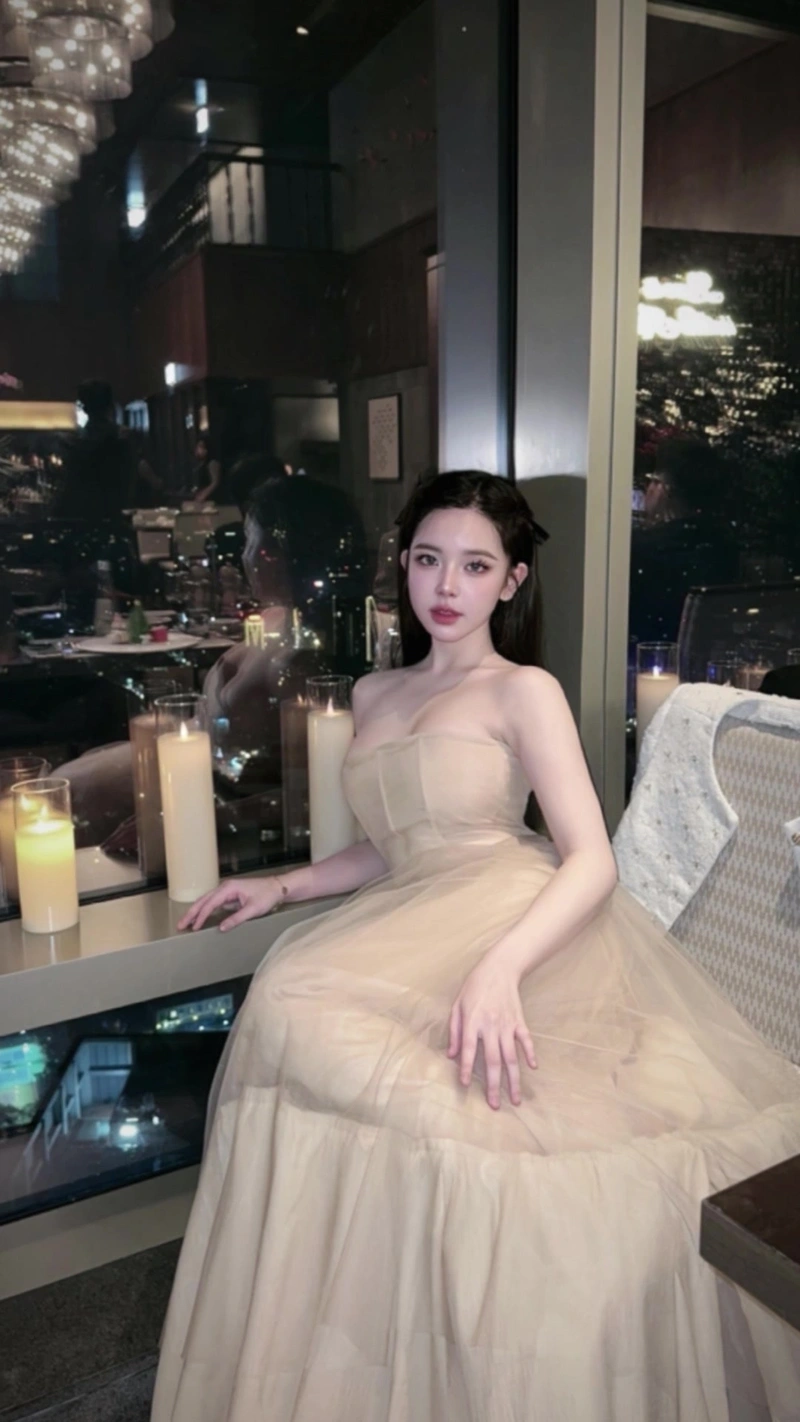 Ảnh Trần Huyền Châu bikini sexy ngực to tròn không che