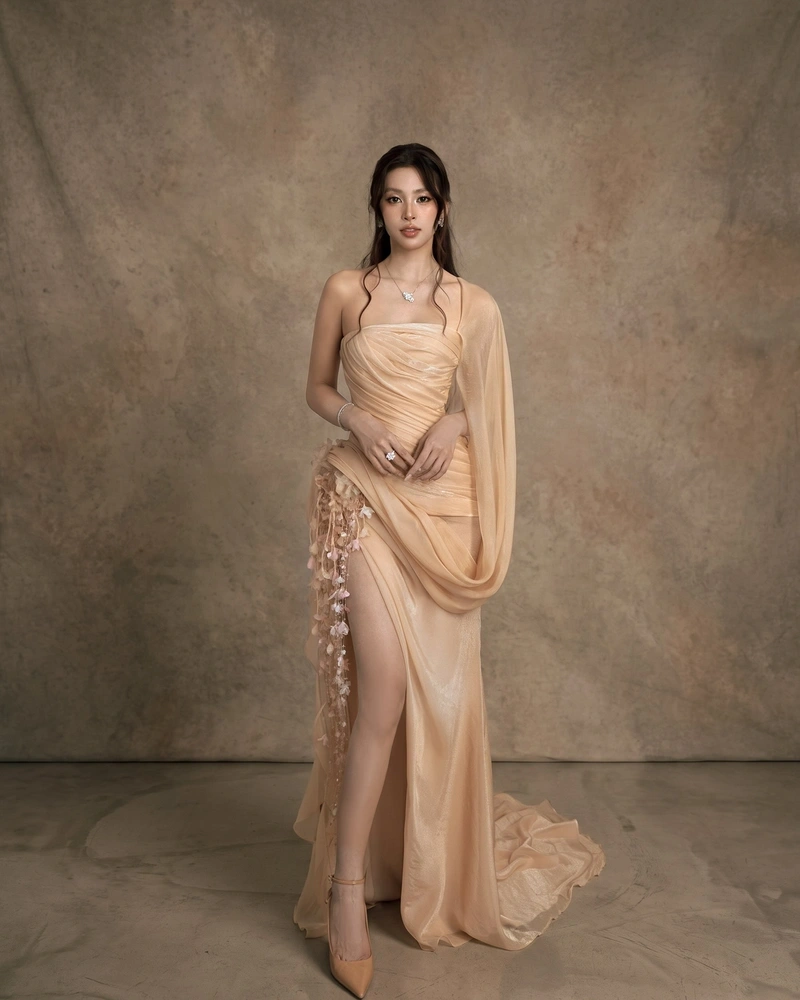 Ảnh Tuệ Vy TikToker sexy cởi đồ lộ làn da trắng
