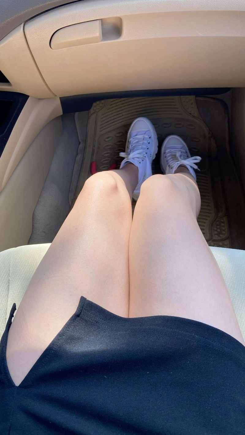 Ảnh chân gái nude full body quyến rũ