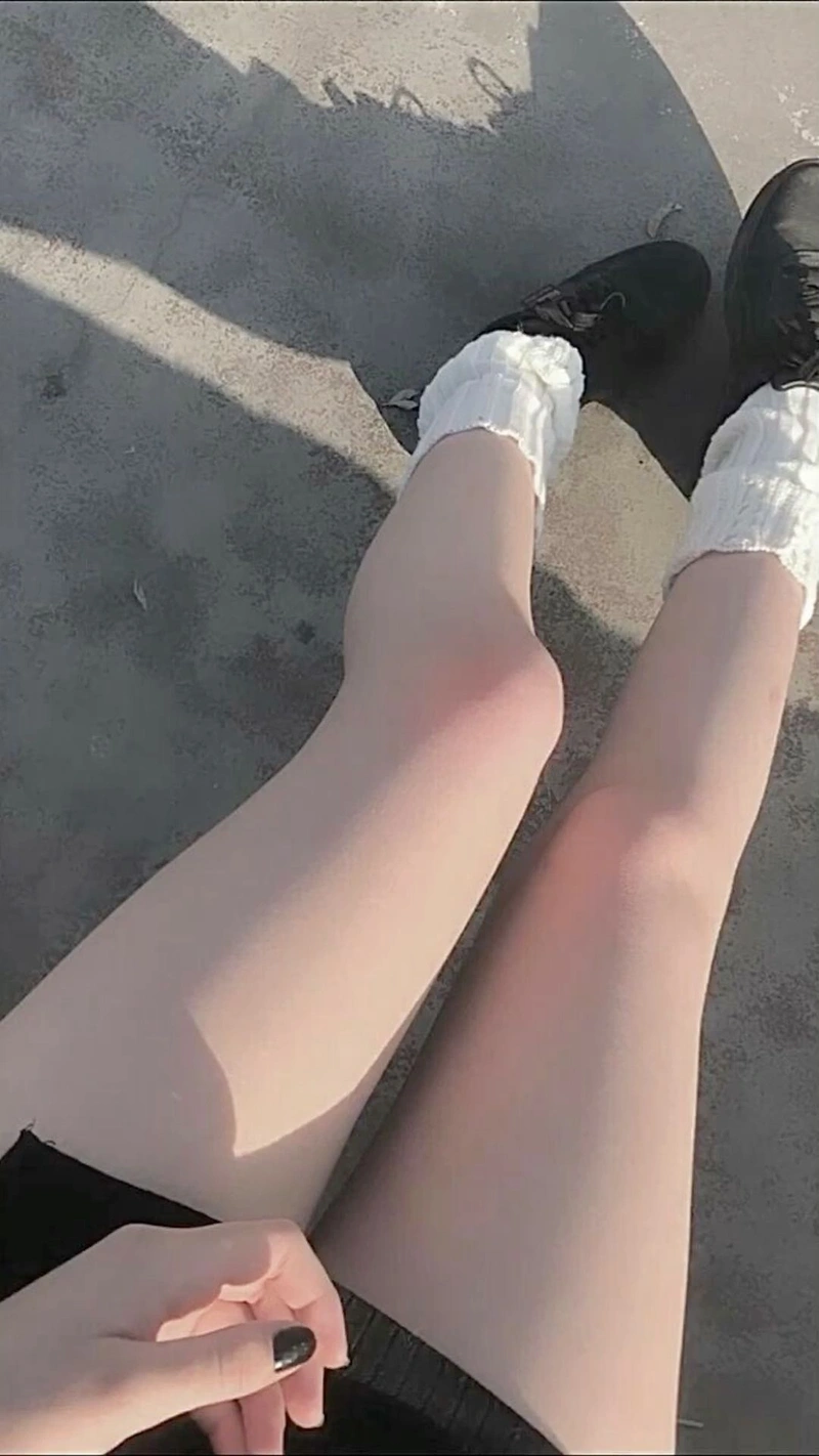Ảnh chụp chân gái khoe hàng sexy đầy mê hoặc