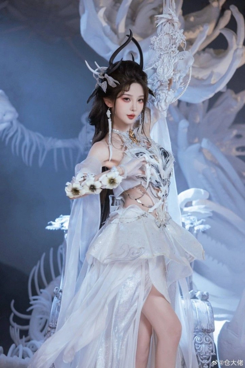 Ảnh cosplay Bạch Cốt Tinh duyên dáng mê hoặc