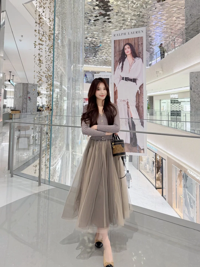 Ảnh gái xinh mặc váy lưới sexy cuốn hút từng đường cong
