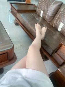 Chân gái cởi hết lộ hàng siêu phẩm