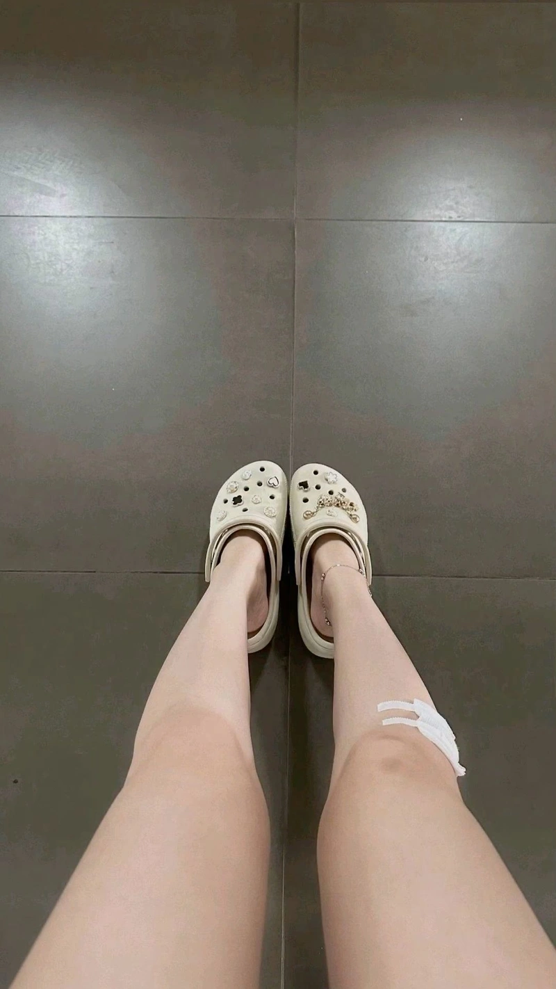 Chân gái vòng ba to tròn cực phẩm