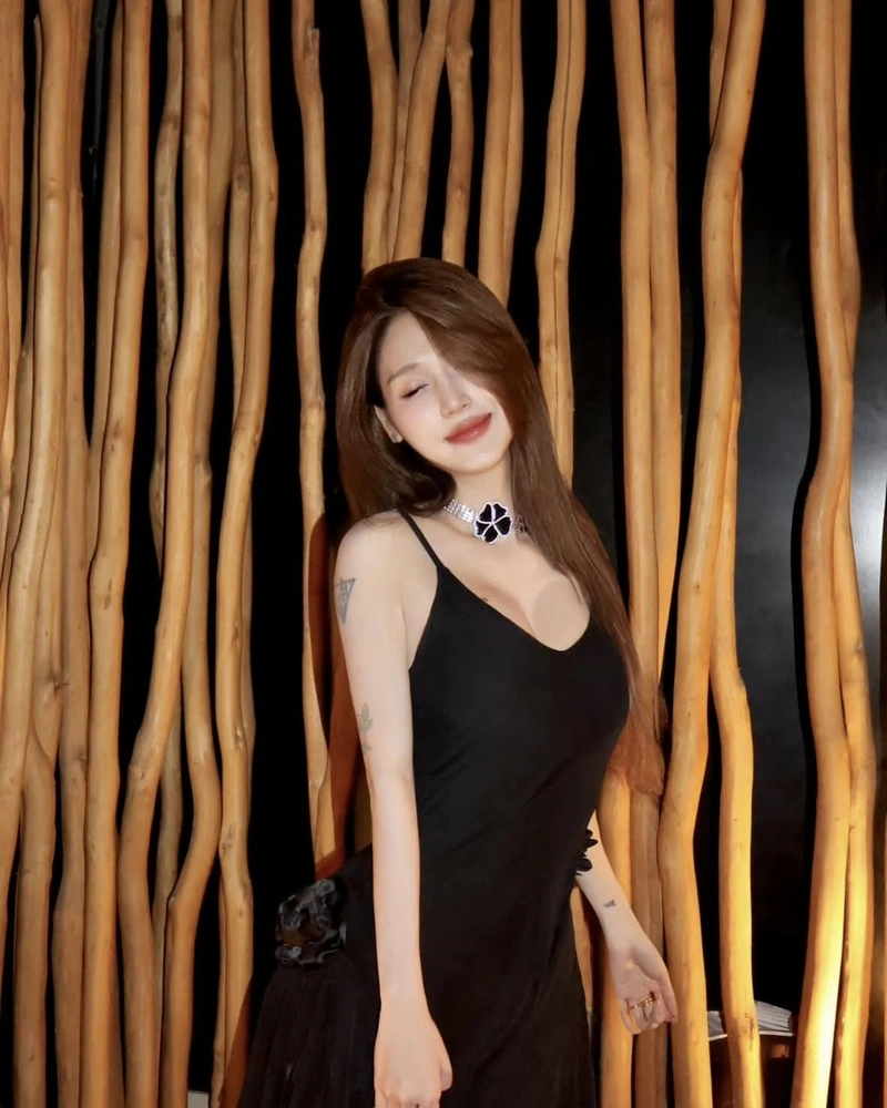 DJ Vy Chila khoe hàng mông tròn hút hồn
