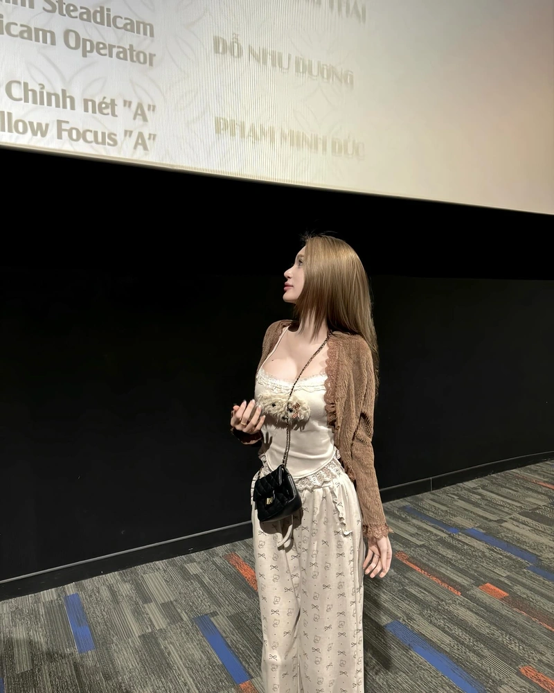 DJ Vy Chila sexy lộ vòng một nóng bỏng