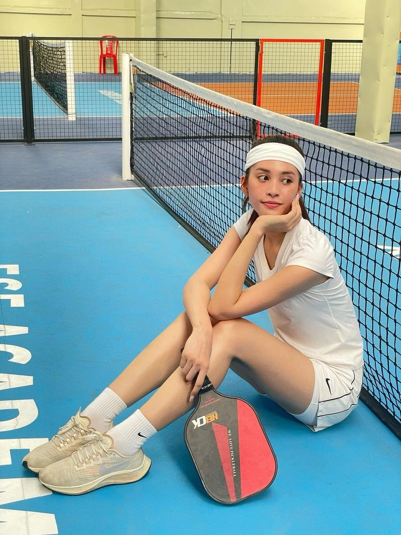Gái xinh chơi pickleball khoe vòng ba quyến rũ đầy cuốn hút