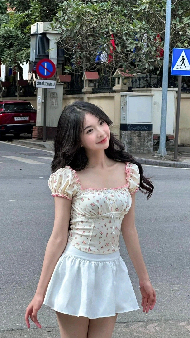 Gái xinh mặc váy ngắn body nóng bỏng full HD