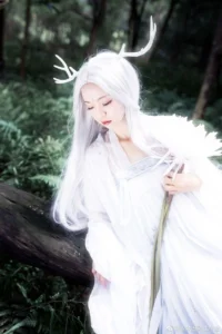 Hình Bạch Cốt Tinh cosplay lạnh lẽo kiêu sa