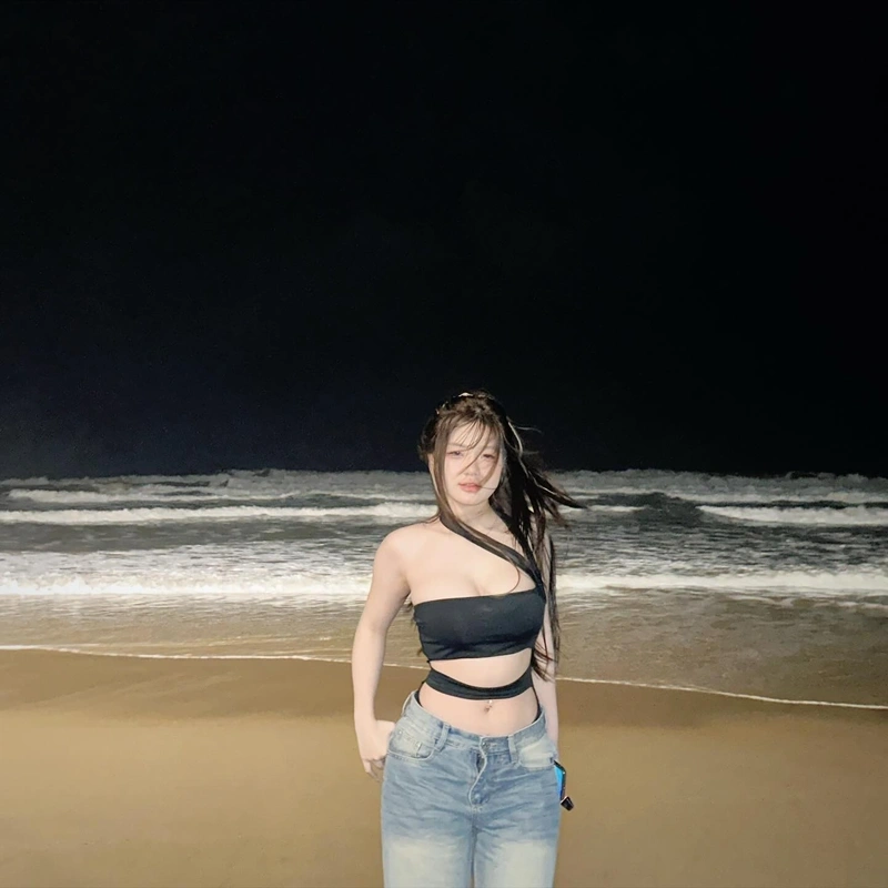 Hình Lanhxinhyeu06 sexy cởi đồ lộ hàng full HD
