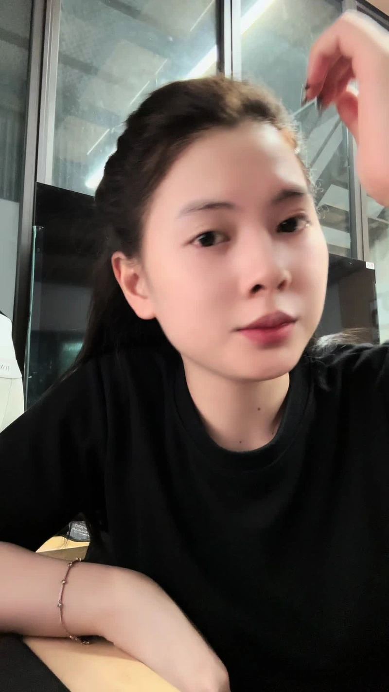 Hình Uyenbeu2006 mông đít tròn đầy cuốn hút