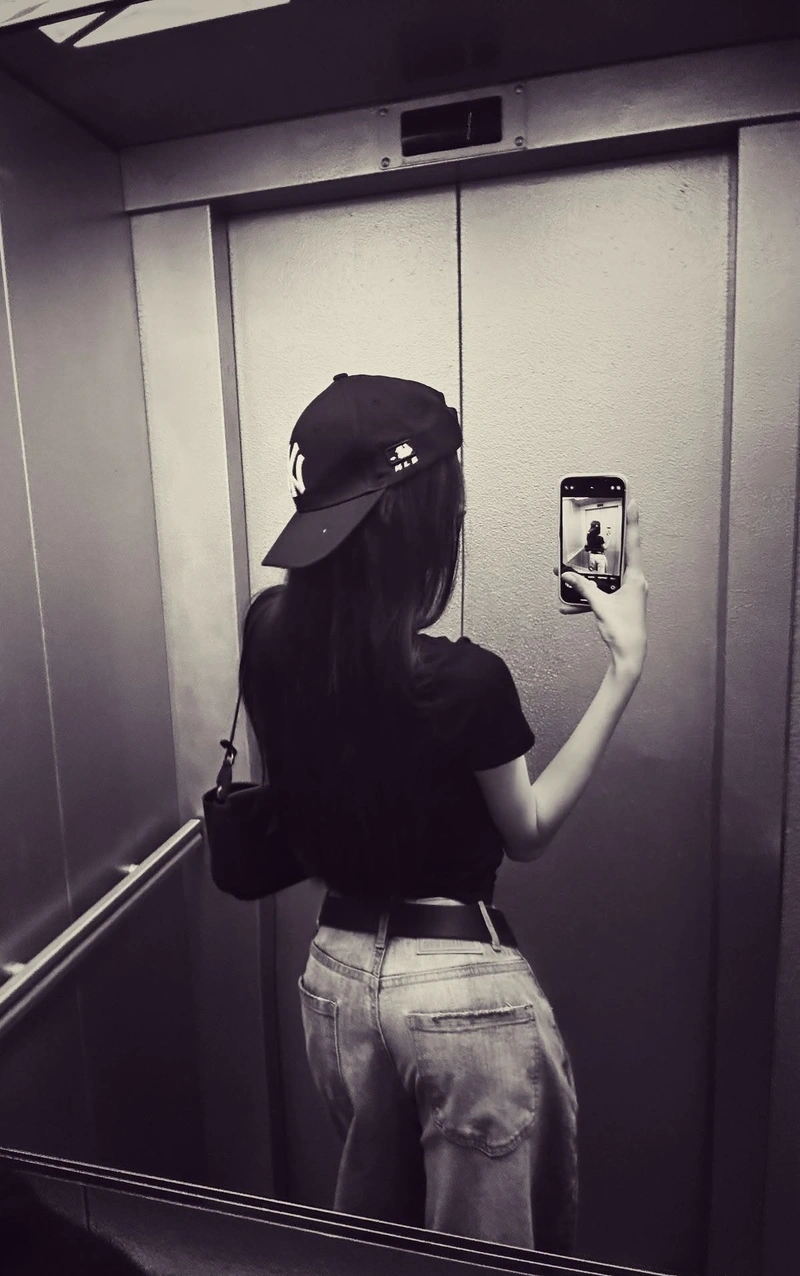 Hình ảnh bad girl mạnh mẽ nổi loạn