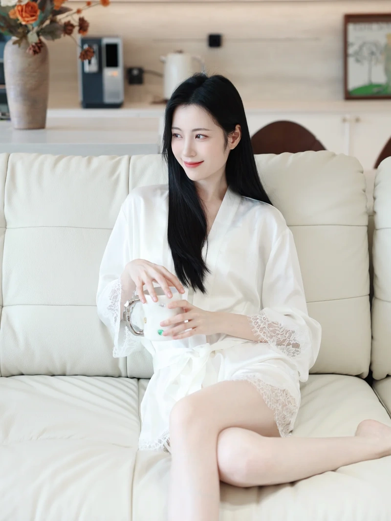 Hình ảnh gái mặc đồ ngủ nữ tính đằm thắm