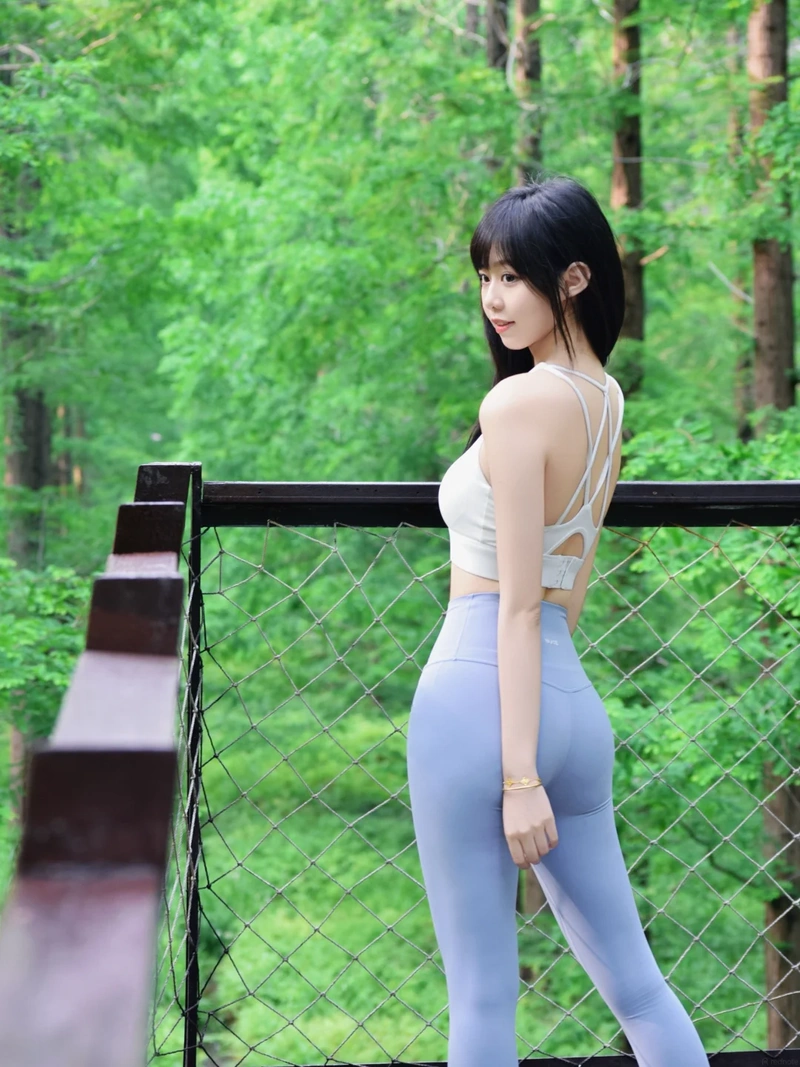 Hình ảnh gái xinh mặc legging gợi dục cực phẩm