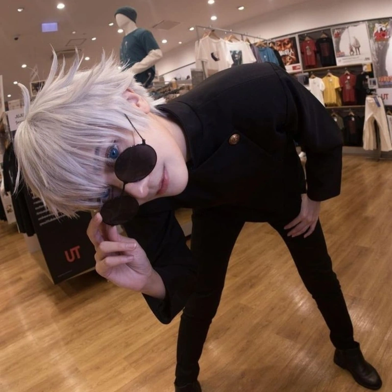 Hình anime nam cosplay khí chất lạnh lùng
