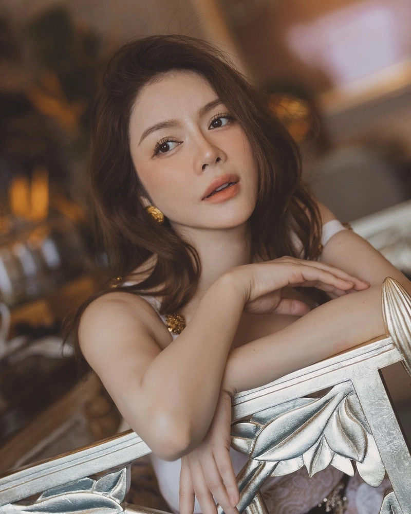 Hình bikini Lý Nhã Kỳ rạng rỡ cuốn hút
