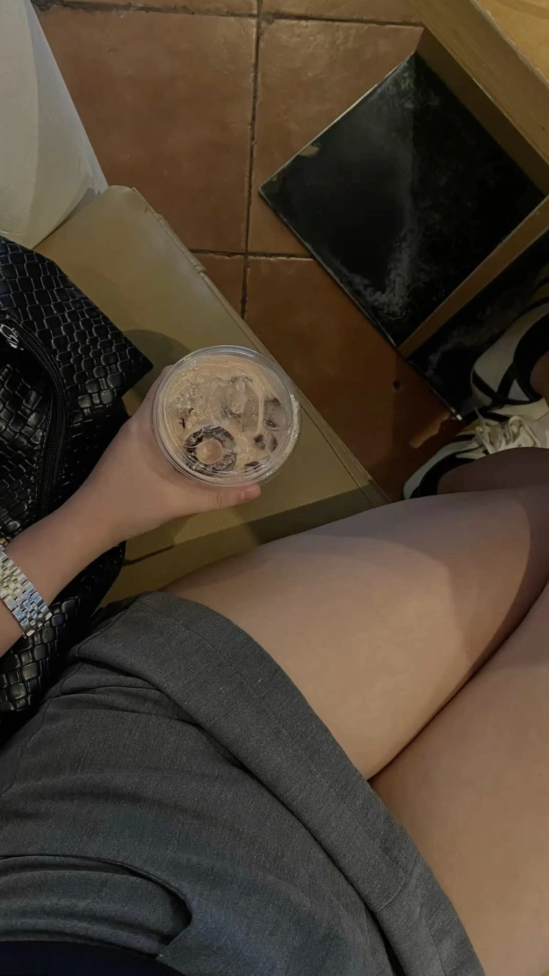 Hình chụp chân gái lột đồ gợi cảm