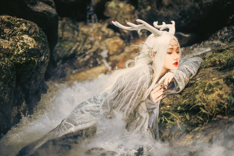 Hình cosplay Bạch Cốt Tinh yêu mị thanh tú
