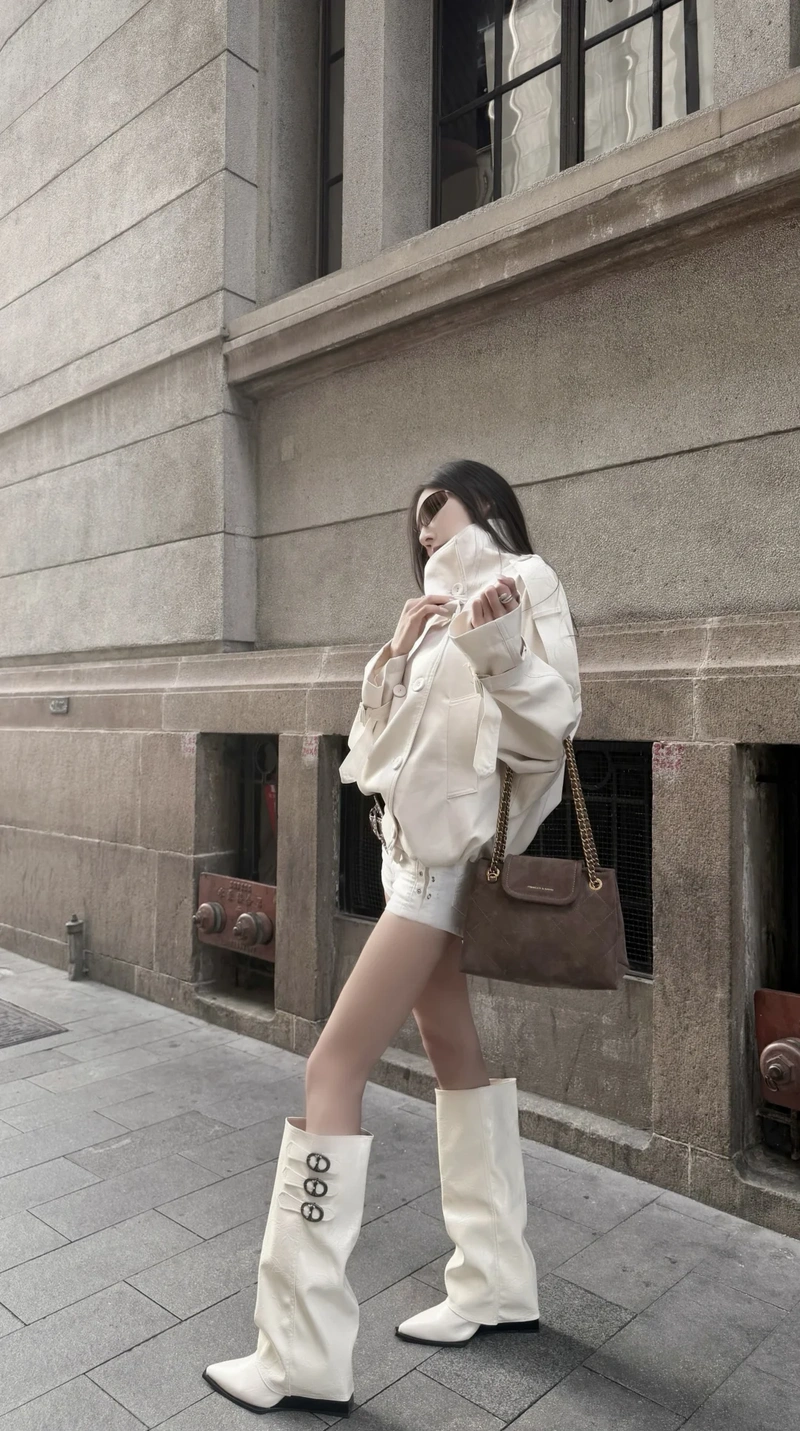 Hình girl phố tự tin thời thượng