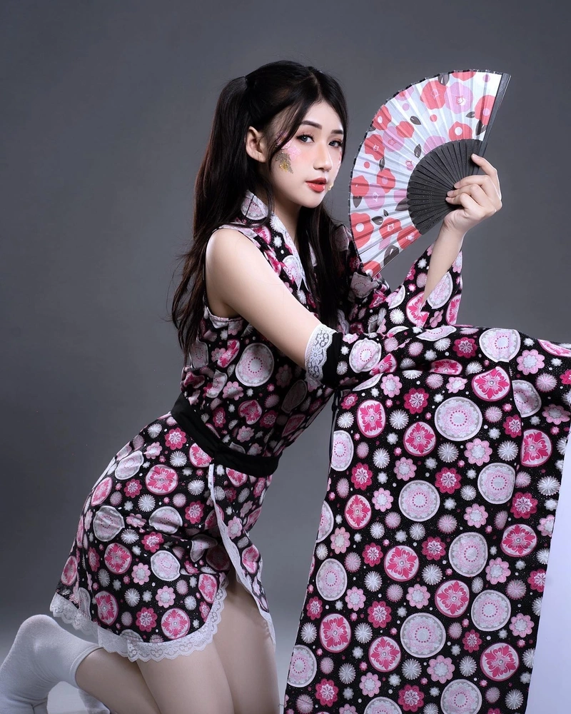 Như Lê lột đồ khoe thân hình nóng bỏng siêu phẩm