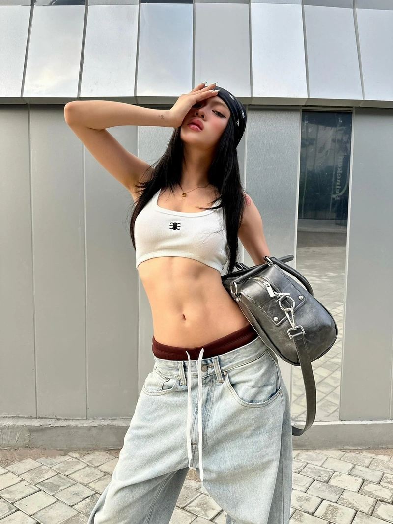Trần Đoàn Bảo Ngọc cởi đồ gợi cảm lộ hàng cực phẩm