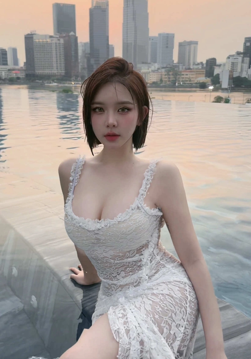 Trần Huyền Châu diện bikini nóng bỏng khoe mông gợi cảm